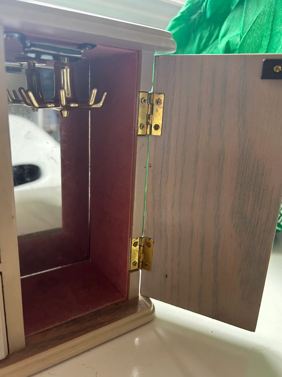 Secret Treasures Jewelry Box image indicator(3)