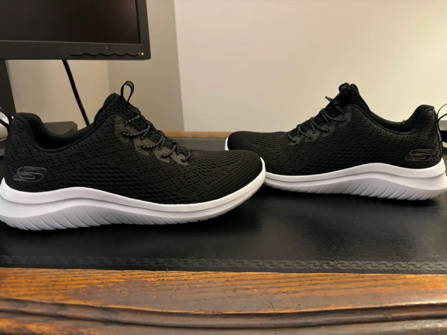 BRAND NEW WOT Skechers Ladies Ultra Slip on Shoes image indicator(2)