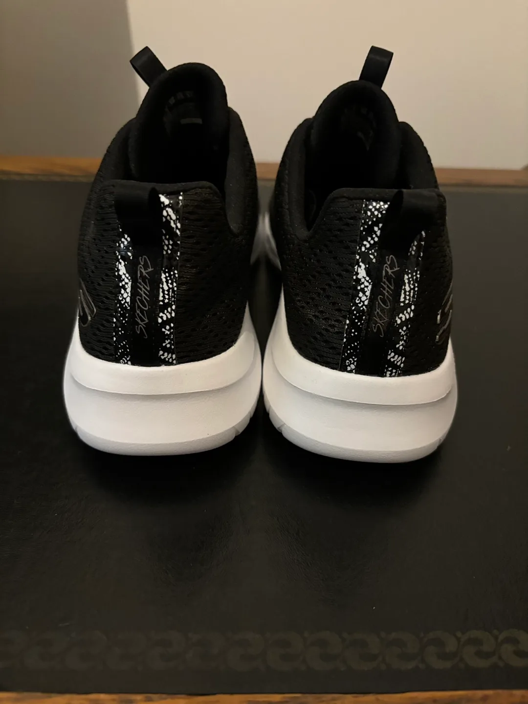 BRAND NEW WOT Skechers Ladies Ultra Slip on Shoes image indicator(10)