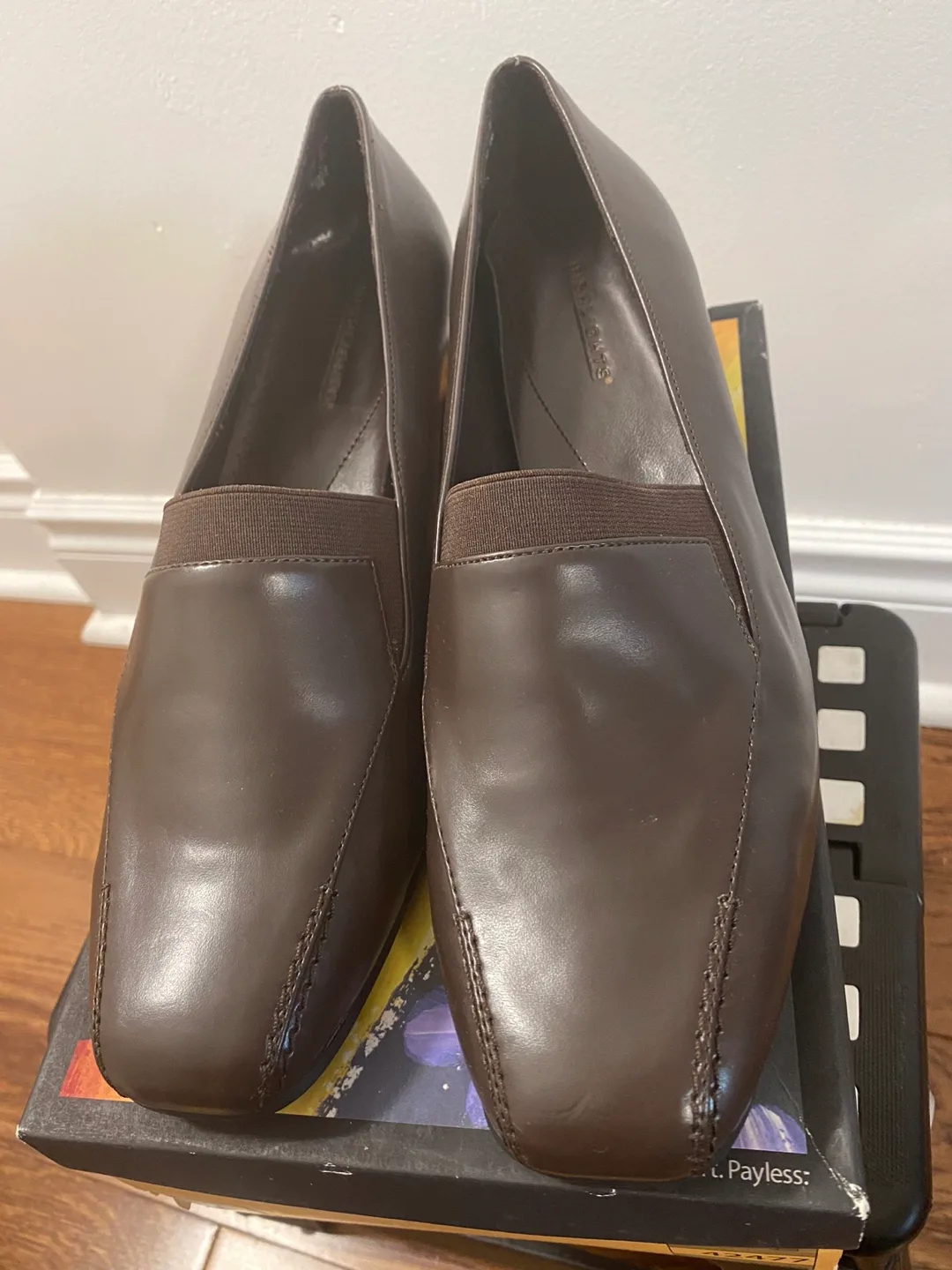 HIGHLIGHTS Dress Women's Brown Loafers Size 9.5 image indicator(6)