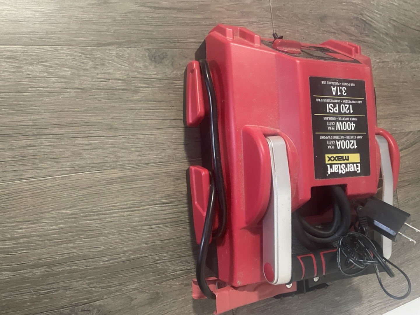 EverStart 1200A Jump Starter - photo 5