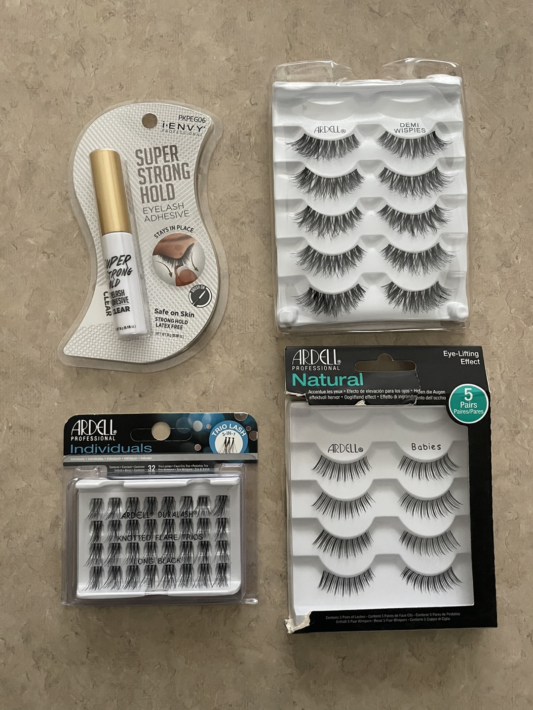 Fake lashes & glue