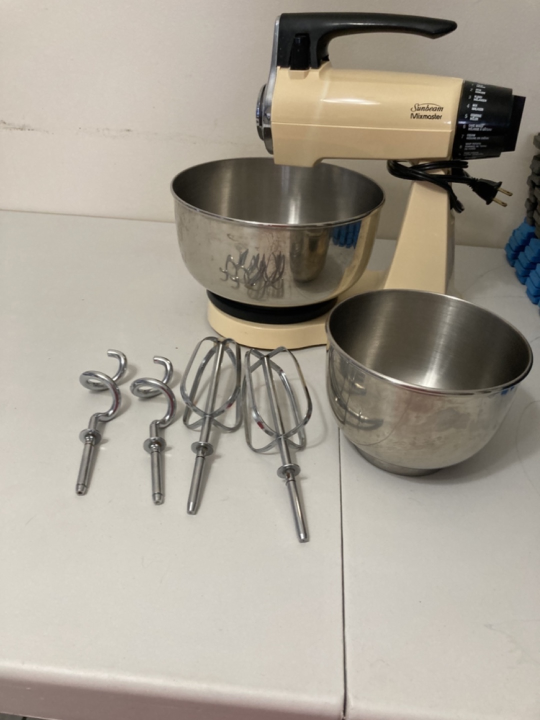 Vintage Sunbeam Mixmaster Stand Mixer - photo 3