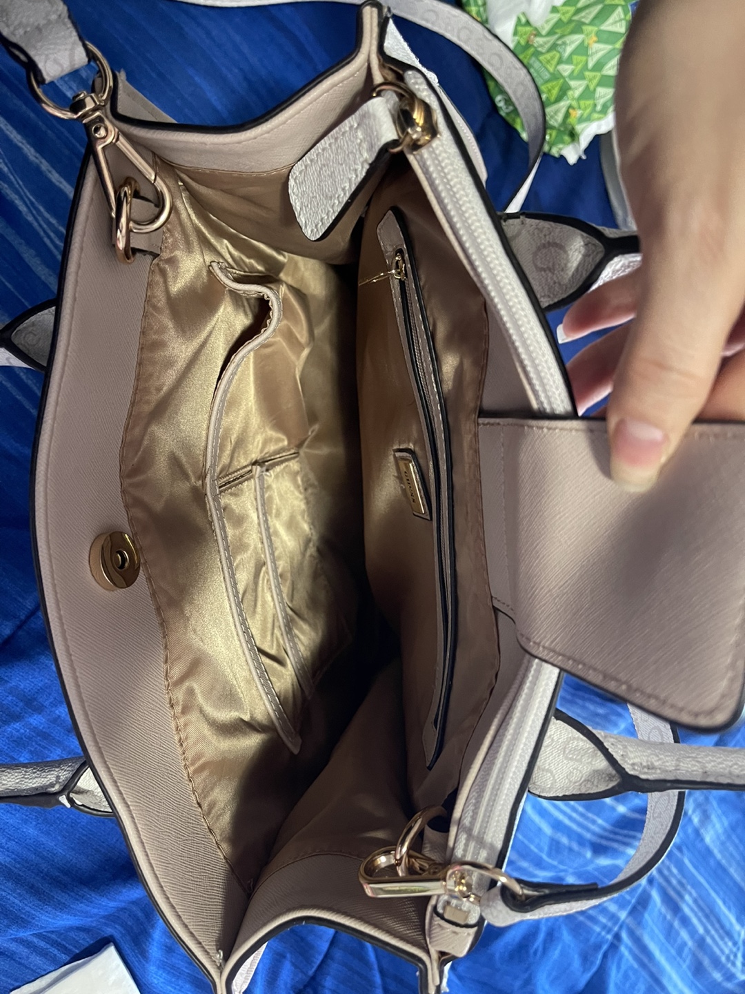 Guess Handbag - photo 3