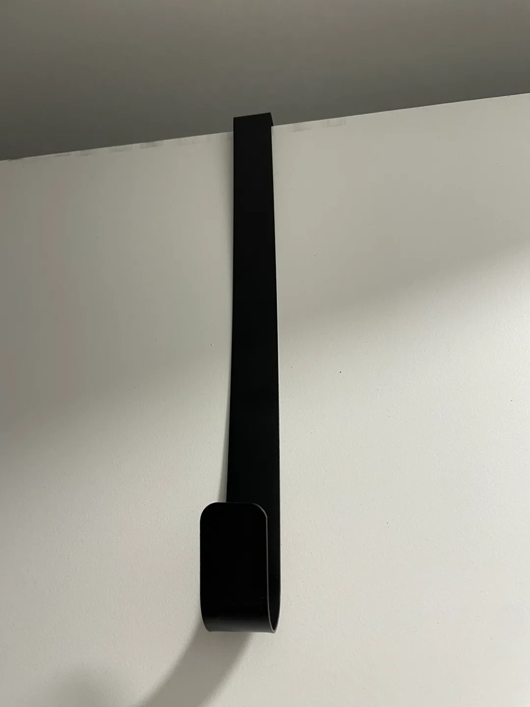 Over the Door Hook Hanger Black image indicator(2)