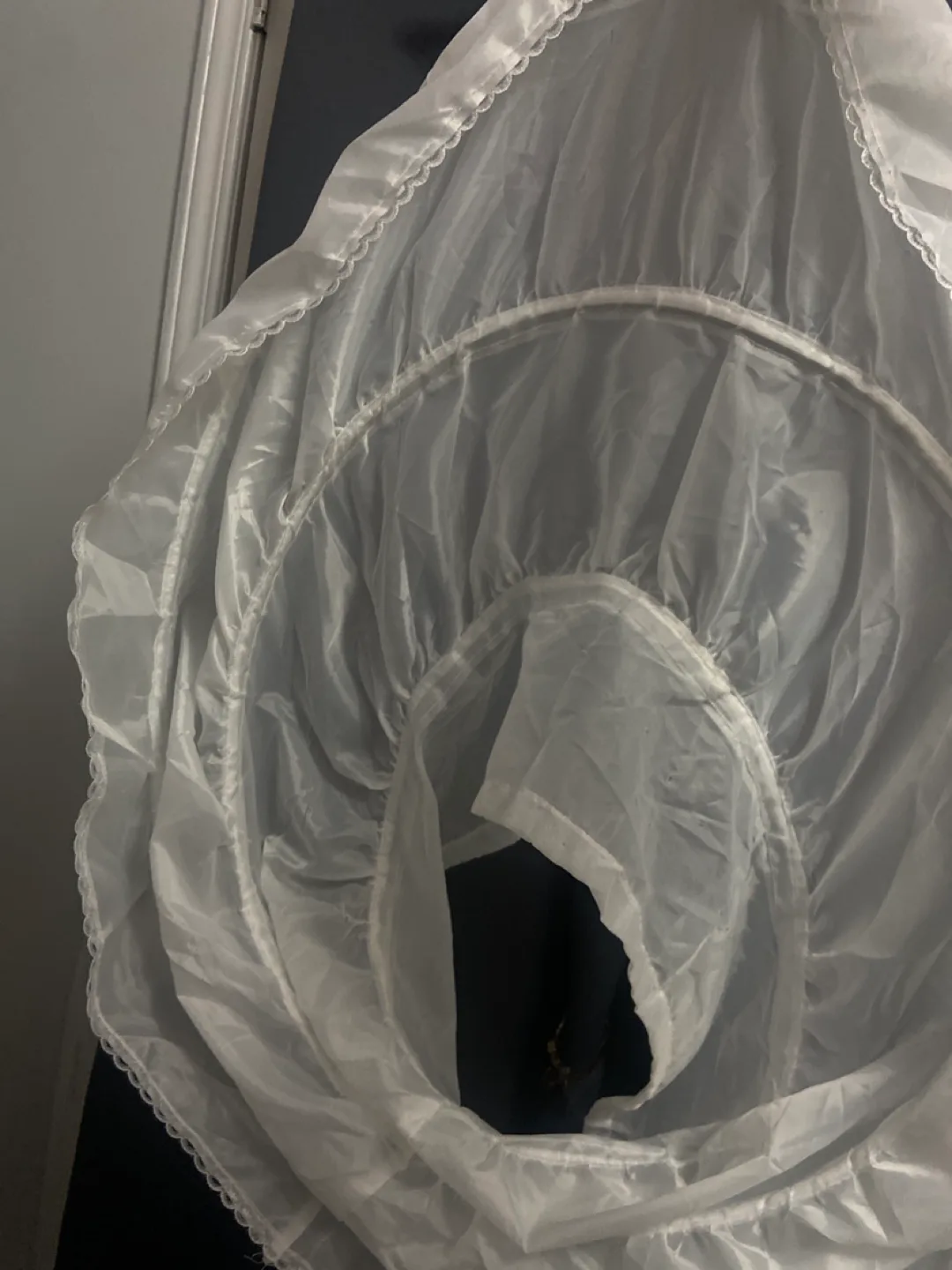 White petticoat image indicator(5)