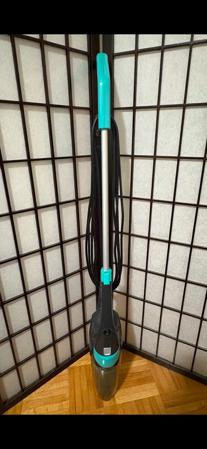 BISSELL Stick vacuum thumbnail