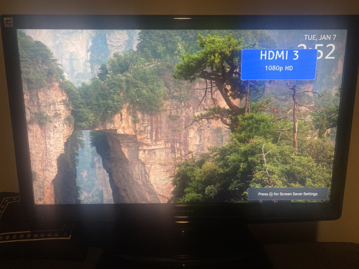 35 Inch TV dynex