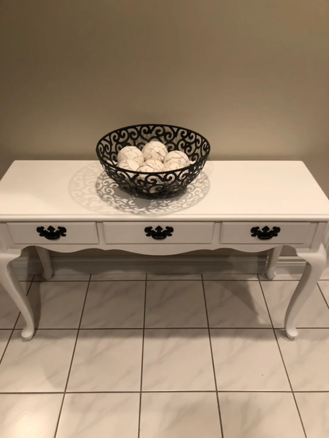 White Console Table image indicator(2)