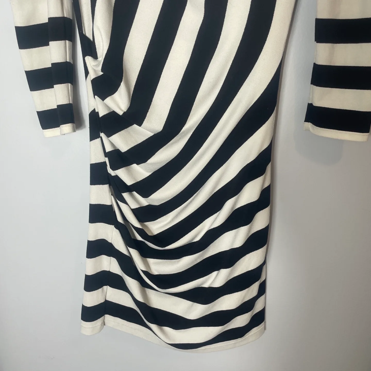 Juicy Couture Promenade Stripe ¾ Sleeve Dress Size Small image indicator(7)