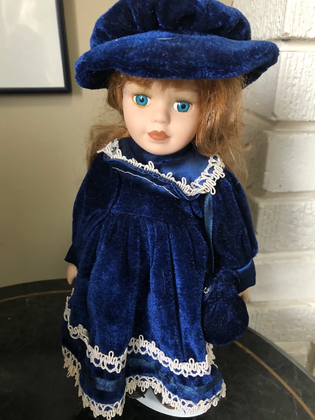 Set of 5 Porcelain Dolls image indicator(6)