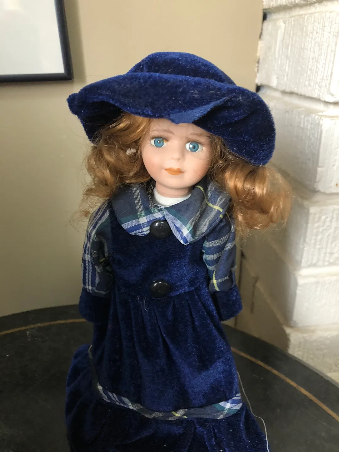 Set of 5 Porcelain Dolls image indicator(2)