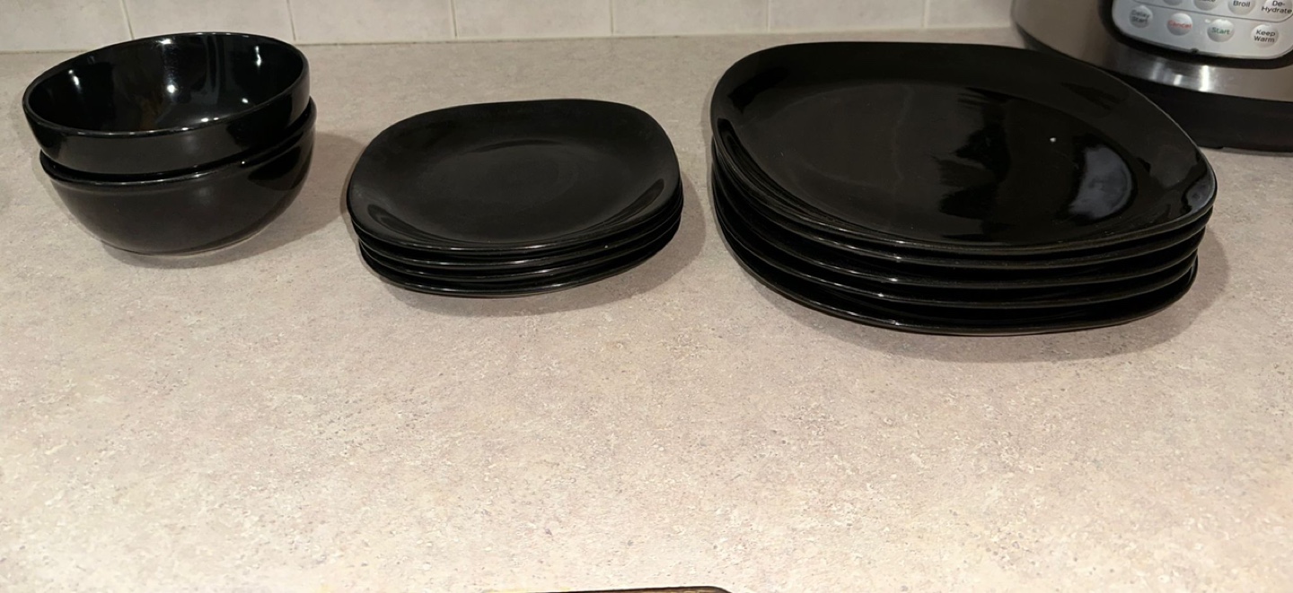 Black Dinnerware Set - photo 2