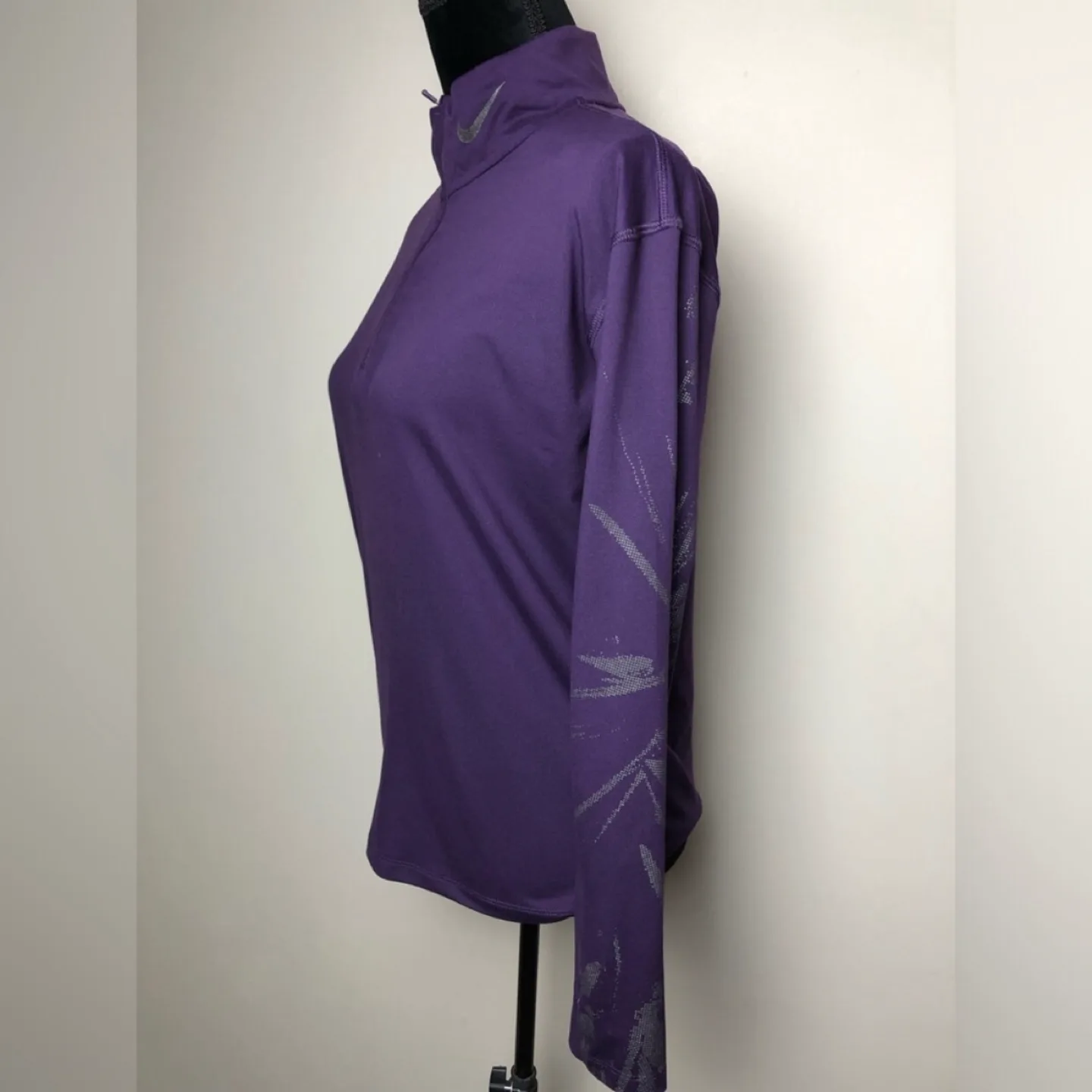 Nike Dri-Fit 1/4 Zip image indicator(2)