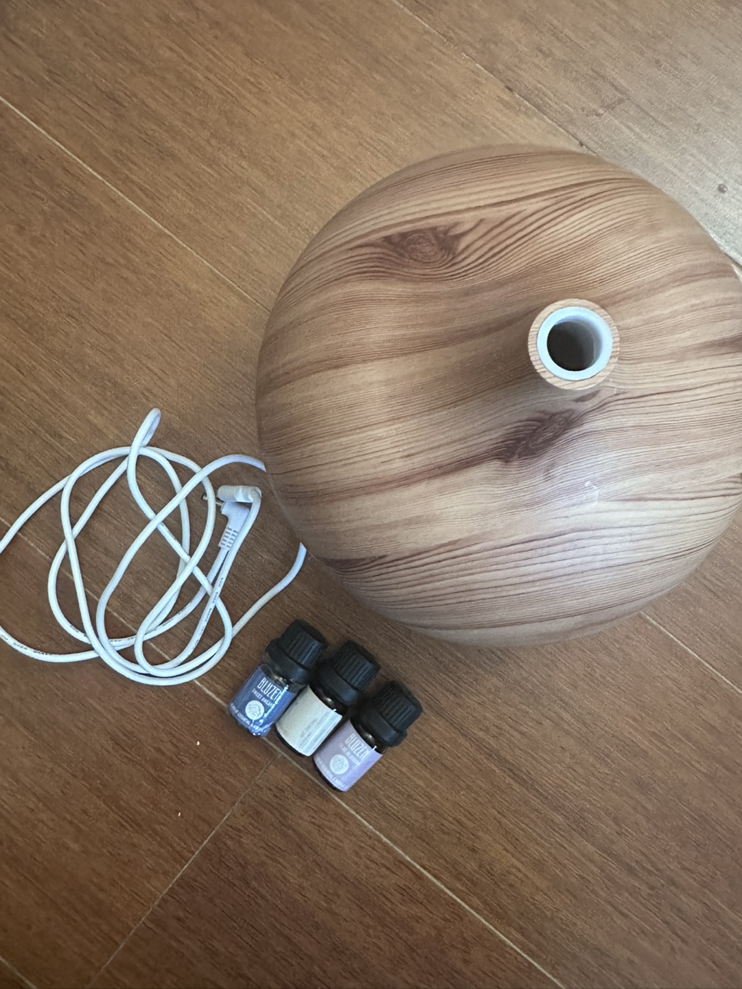 Wooden Essential Oil Diffuser with 3 Bottles of Essential Oil