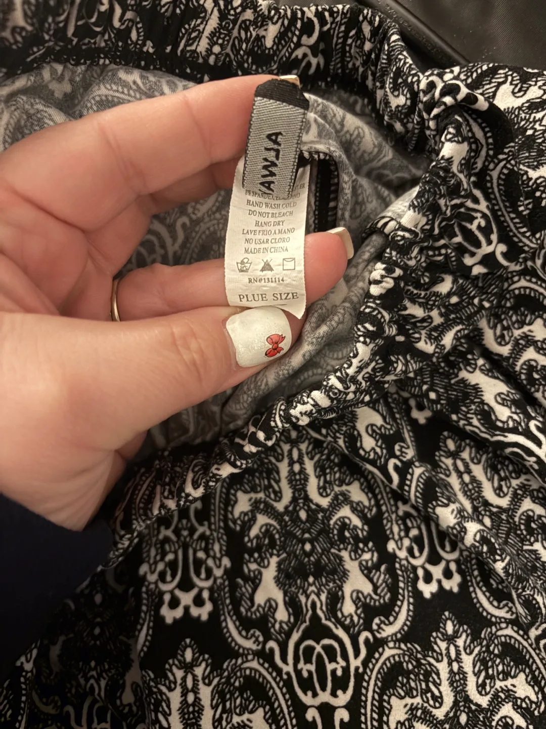 Plus size Womens Black and White Patterned Pants image indicator(2)