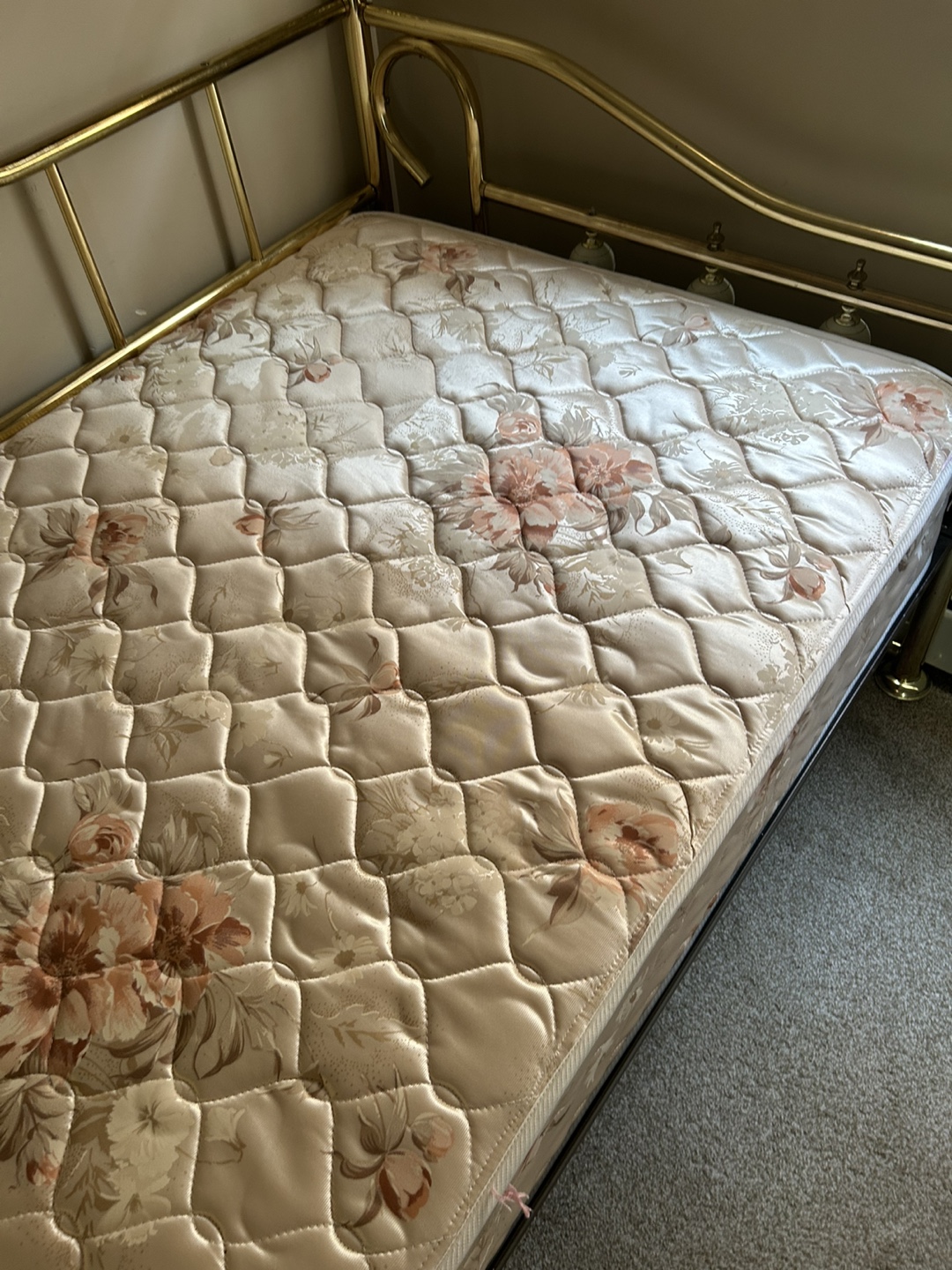 Brass Daybed in Excellent condition, like new mattress - photo 5