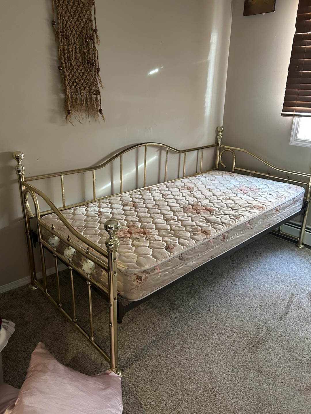 Brass Daybed in Excellent condition, like new mattress - photo 2