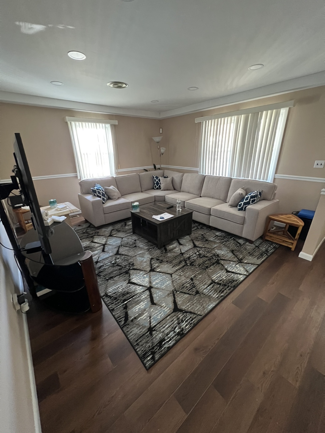Sectional Sofa with Ottoman - photo 2