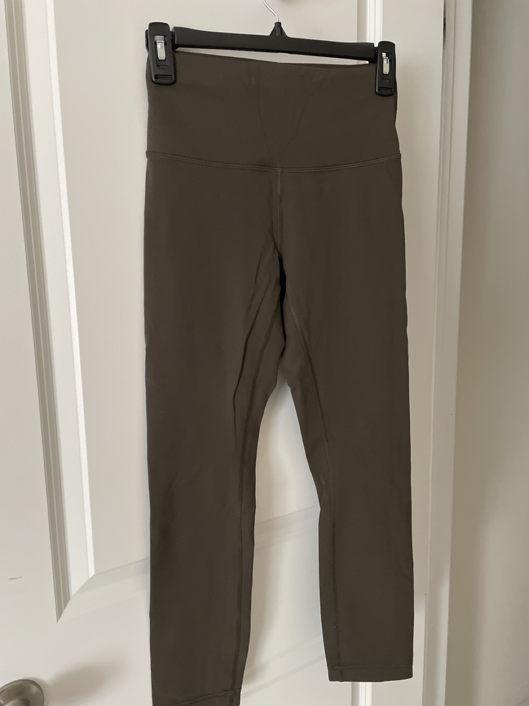 Lululemon leggings like new - Size 6 Tall - Green