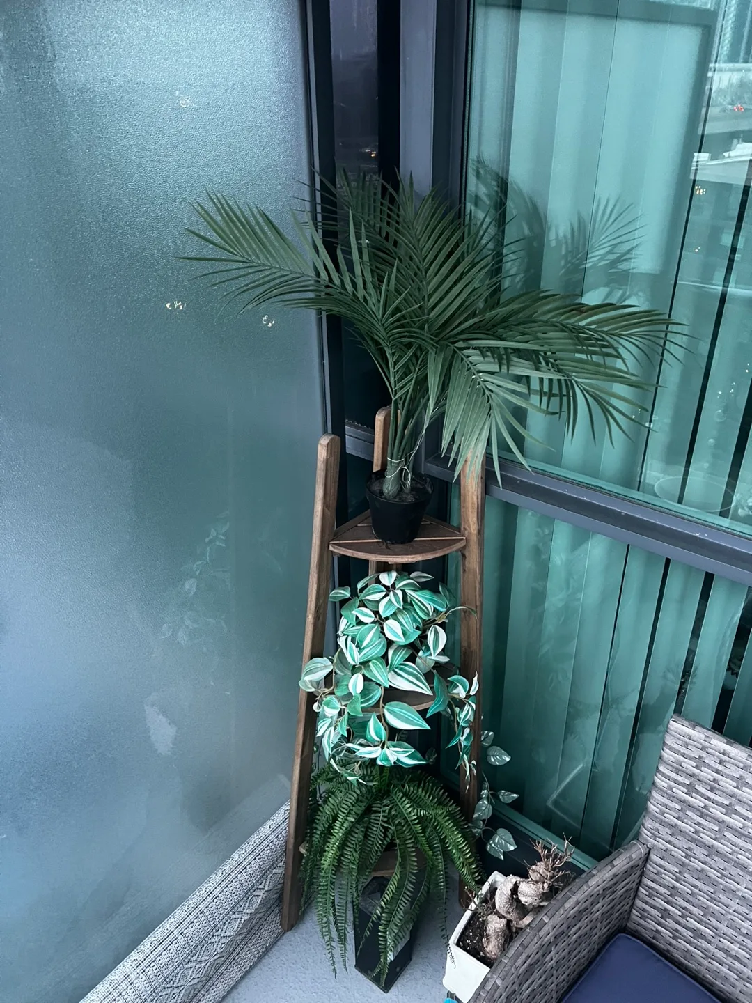 Plant stand with 3 Artificial Plants thumbnail