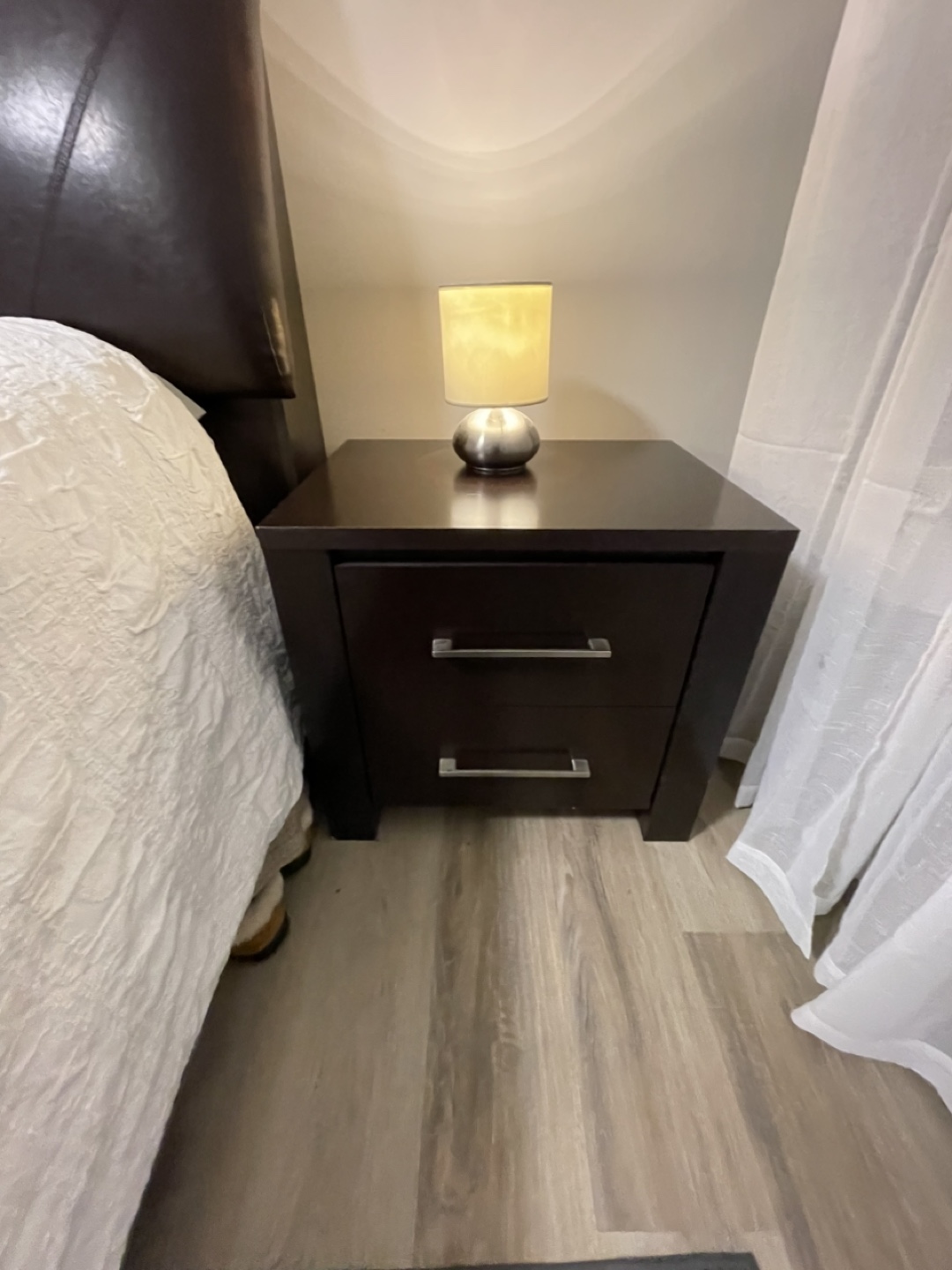 PENDING-Queen Size Bedroom Set - photo 2