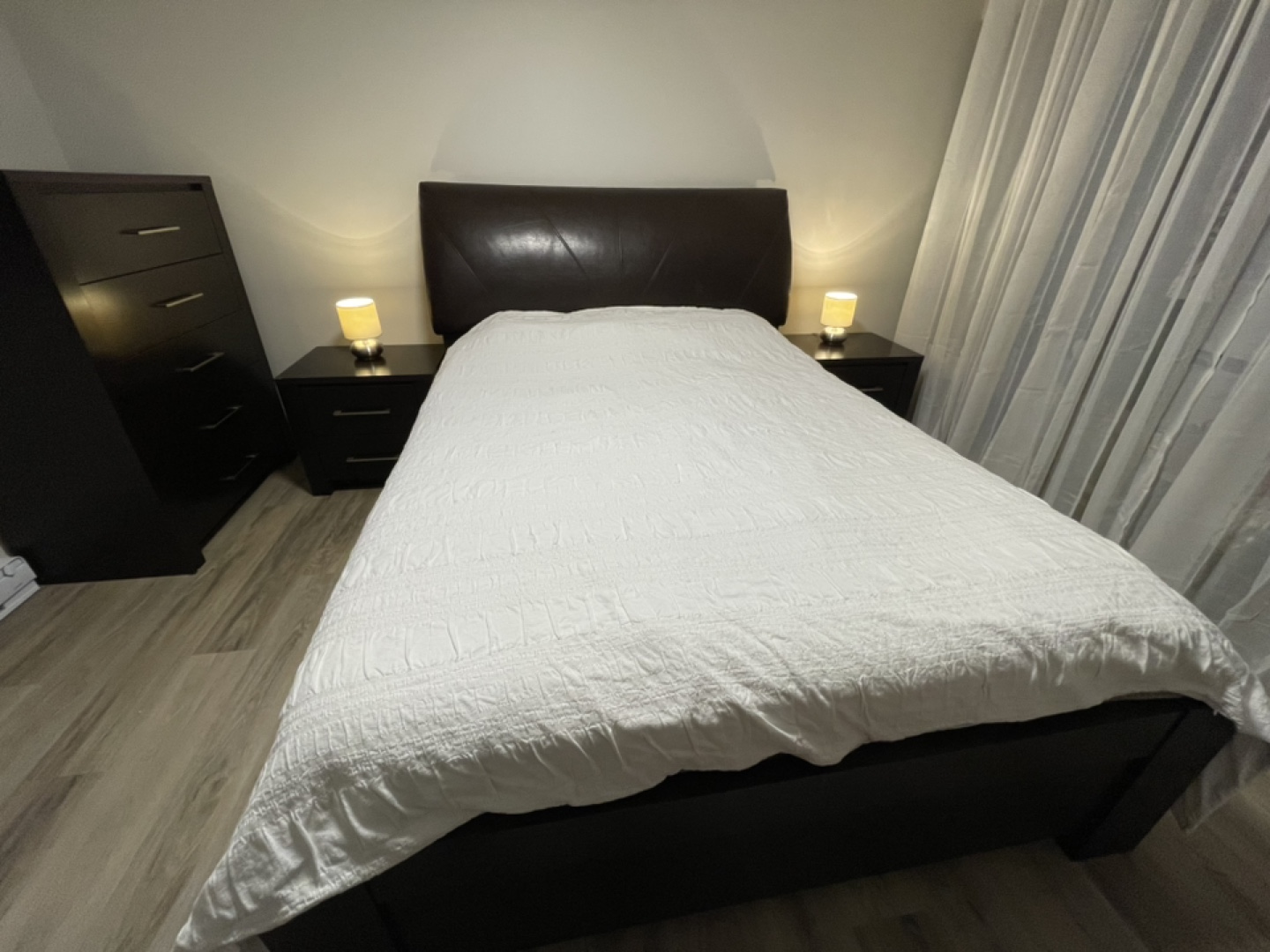 PENDING-Queen Size Bedroom Set - photo 3