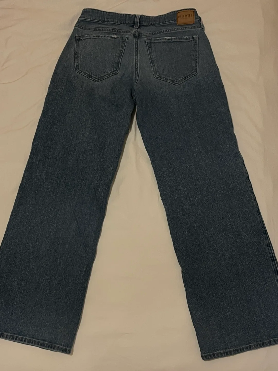 MOVING SALE‼️Hollister Low-Rise Baggy Jeans image indicator(3)