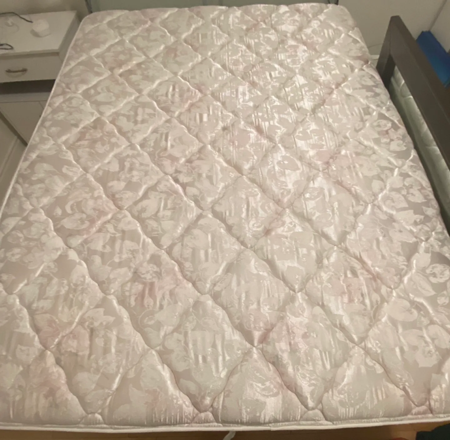 Queen Bed frame and Mattress image indicator(4)