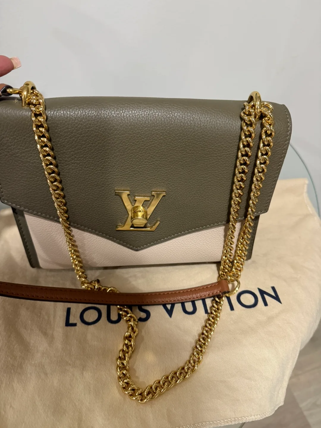 Louis Vuitton Chain Bag - Authentic image indicator(3)