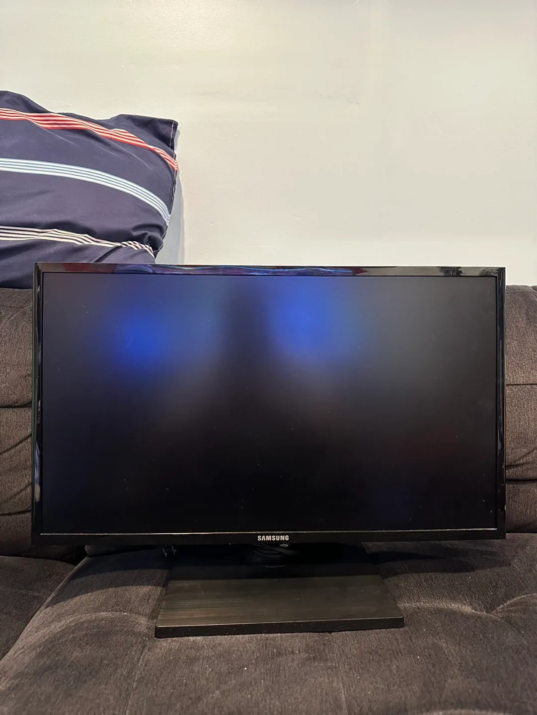 Samsung 24 Inch Professional Business Monitor (Model: F24T400) image indicator(4)