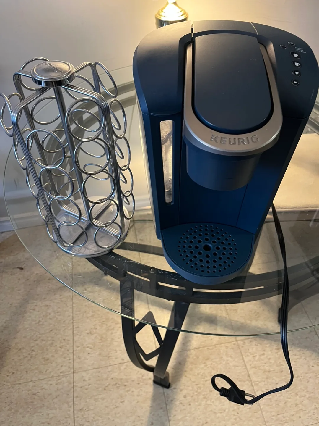 Keurig K-Cup Coffee Maker with Pod Holder image indicator(2)