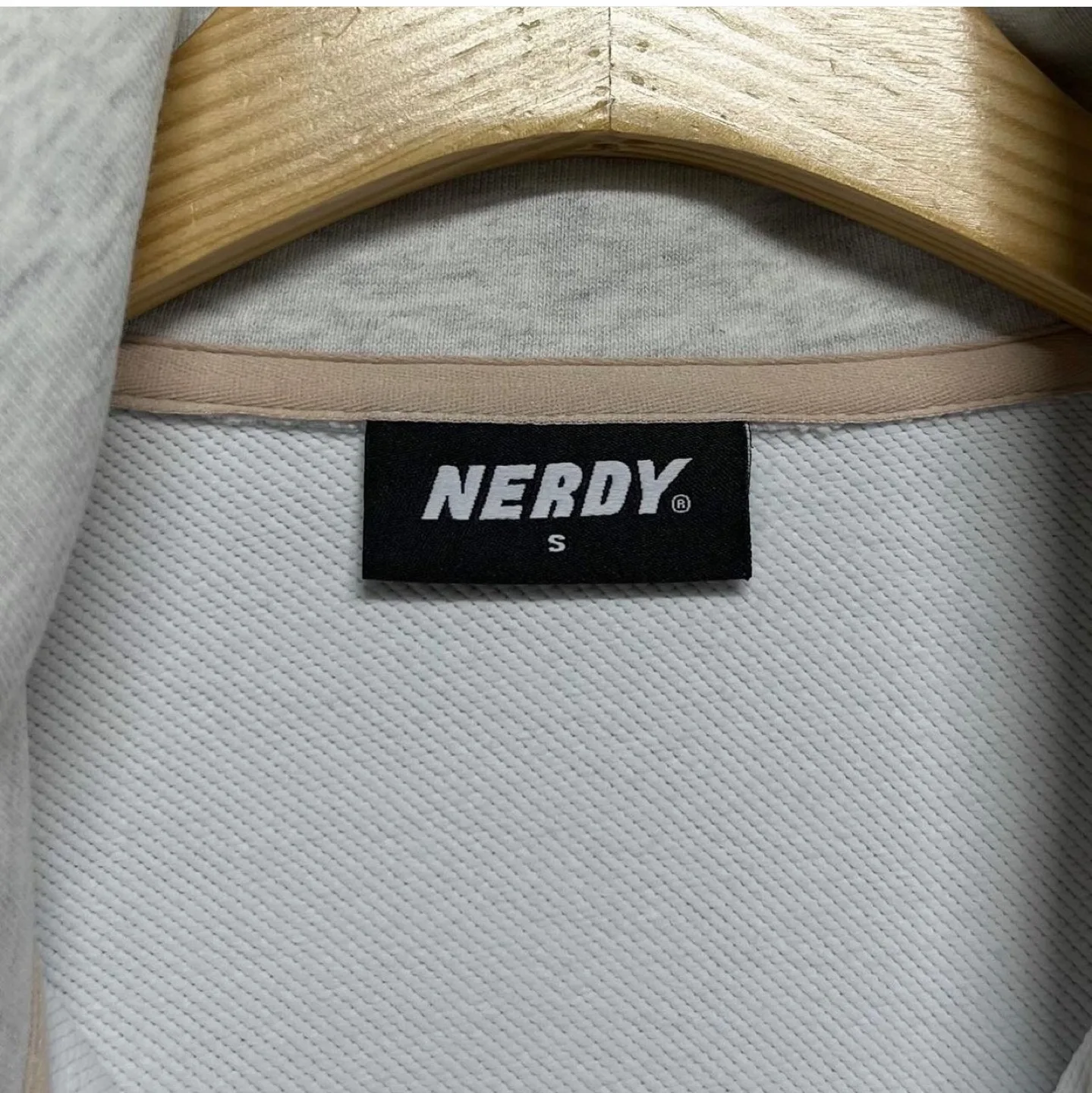 NERDY Quarter-Zip Sweatshirt – Size S image indicator(3)