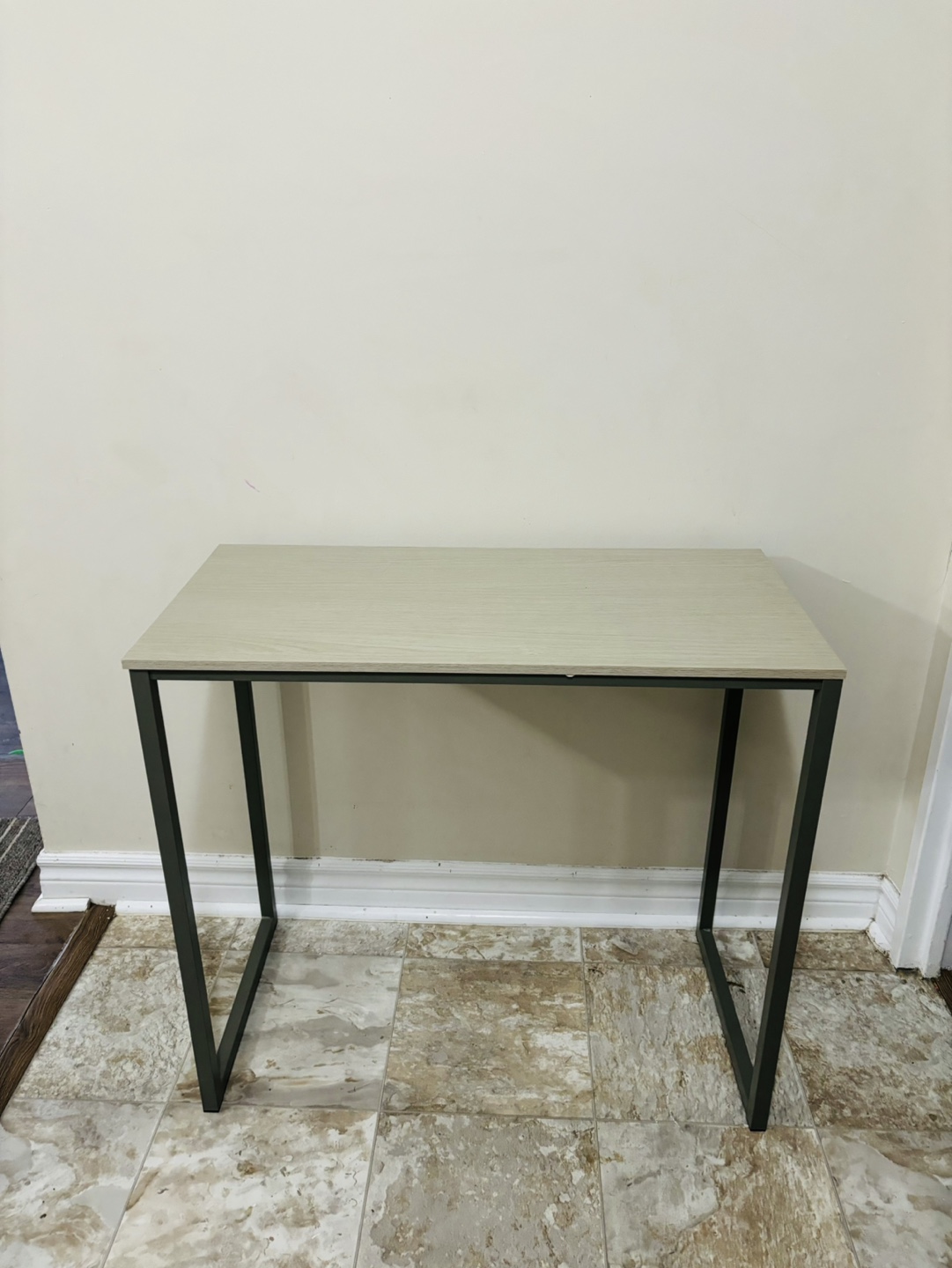 Small Desk and a chair - photo 3