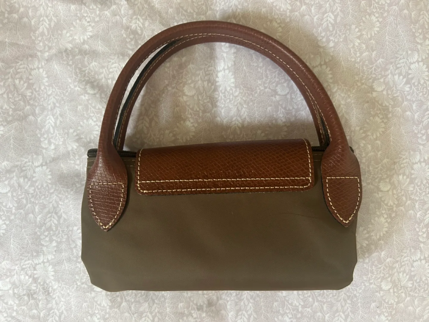 Longchamp Le Pliage Olive Handbag (Brand New) image indicator(4)