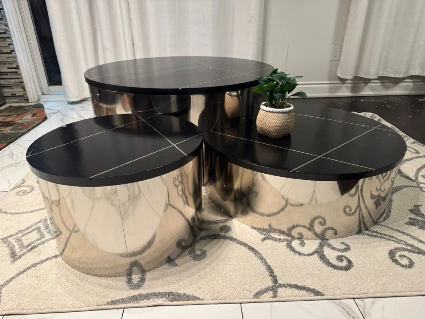 Set of 3 Nesting Coffee Tables thumbnail