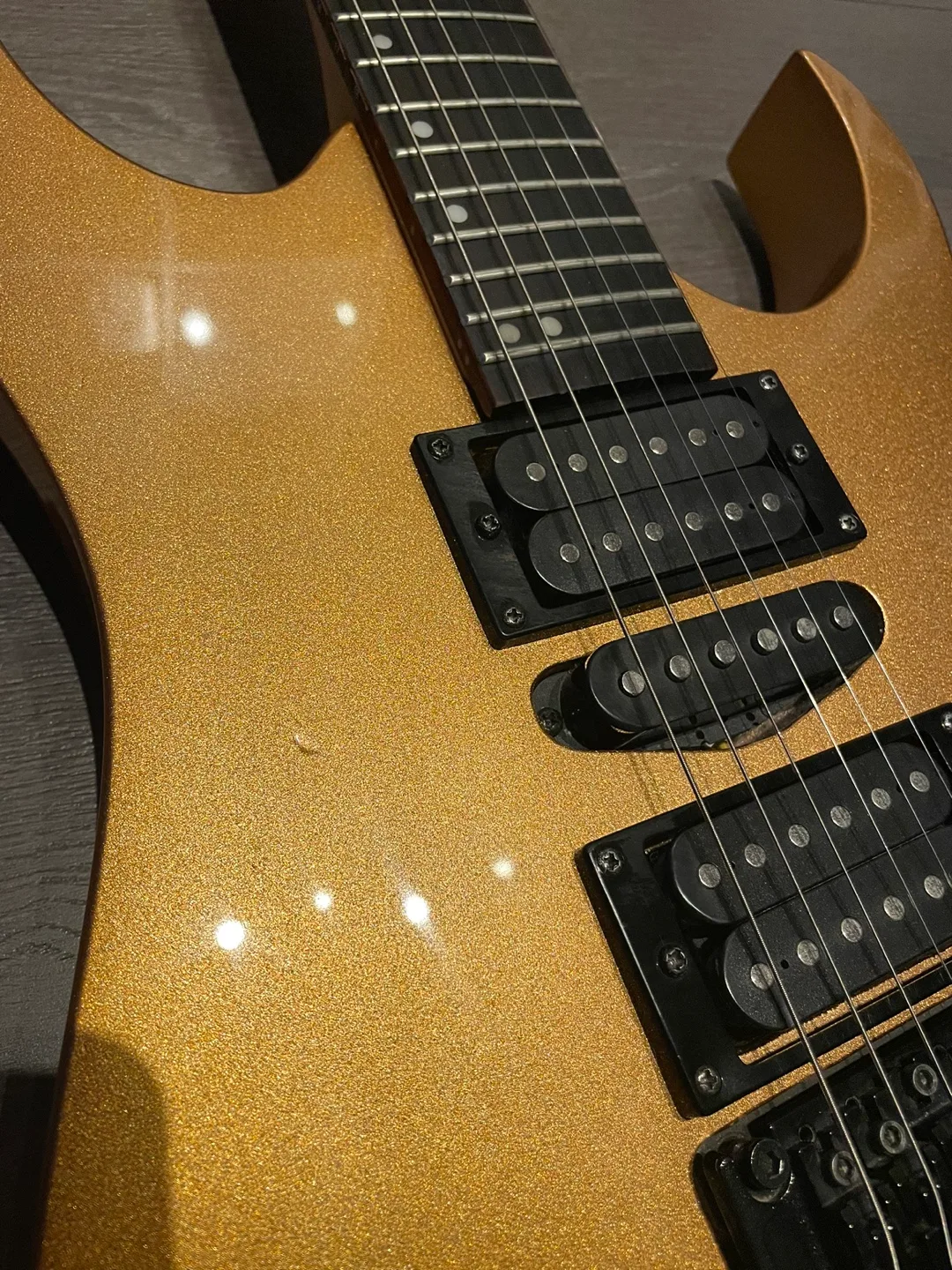 Washburn Electric Guitar Rare Gold image indicator(3)