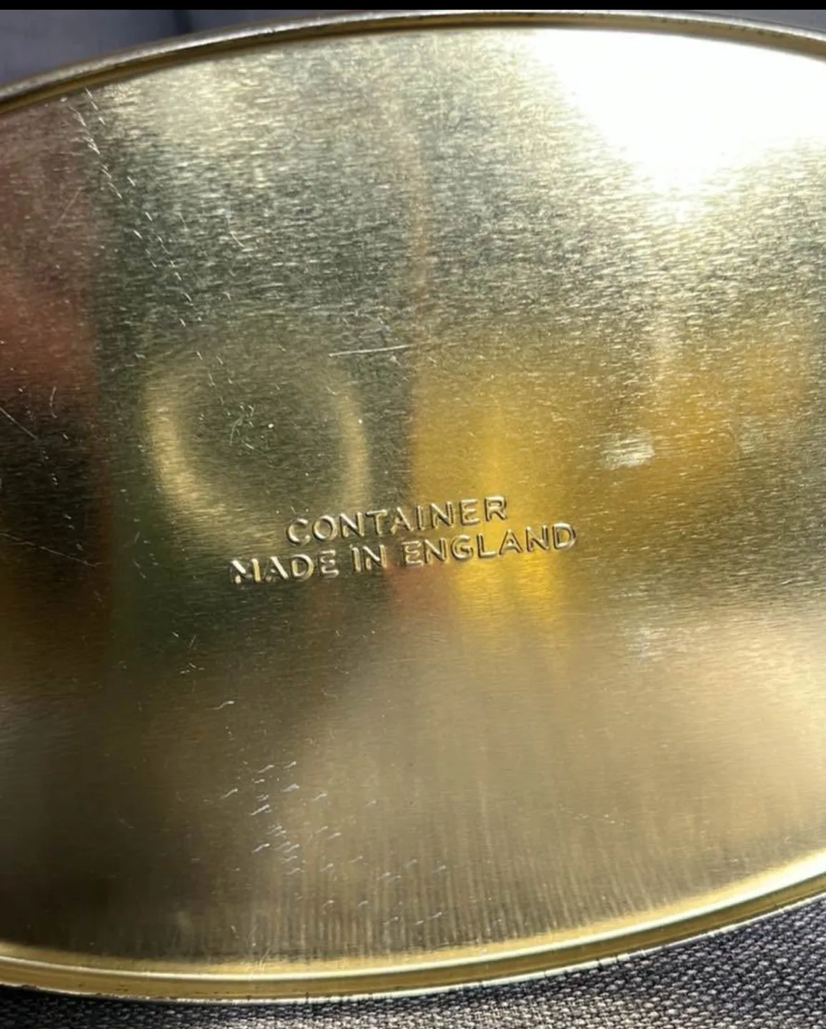 Vintage Baileys Original Irish Cream Tin Canister image indicator(2)