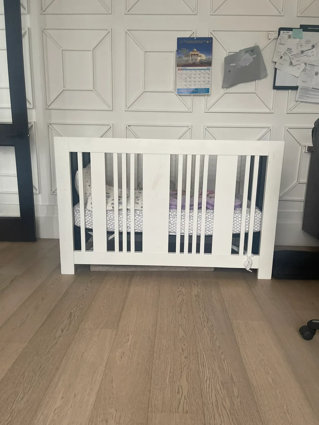 White Baby Crib image indicator(3)