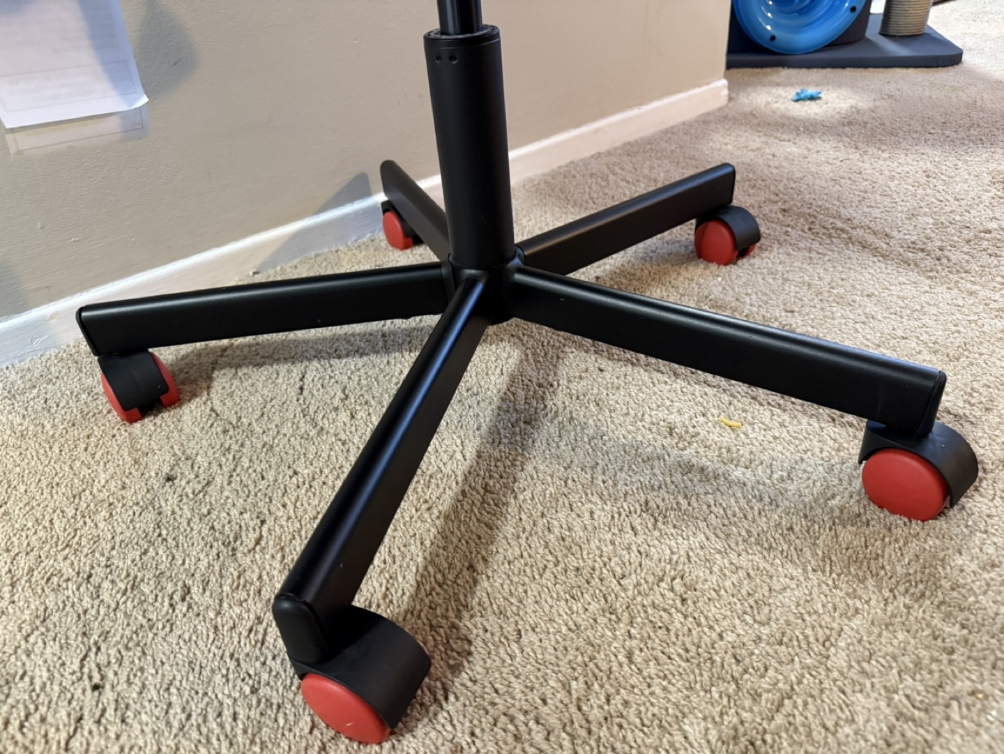 Black and Red Office Chair - photo 3