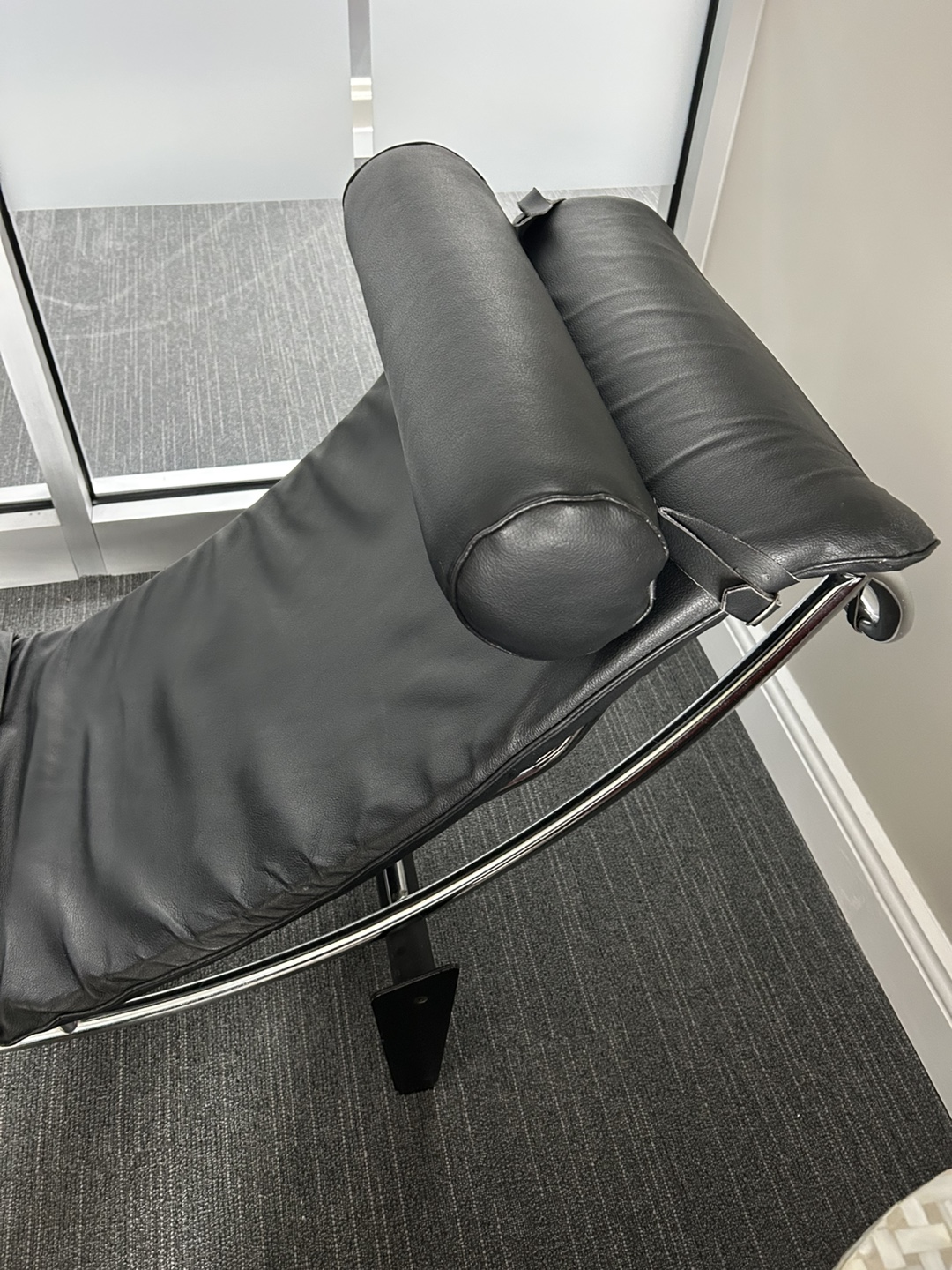 Leather Chaise Lounge - LC4 LeCourbusier - photo 5