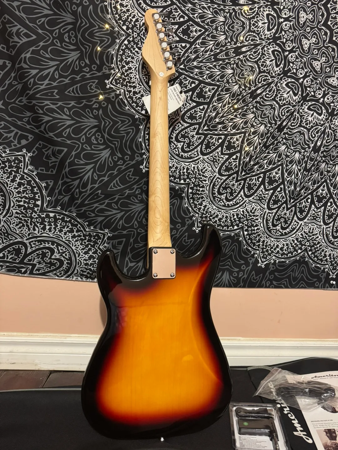 Brand New Stratocaster Ameritone Guitar (All Kits with Bag) image indicator(2)