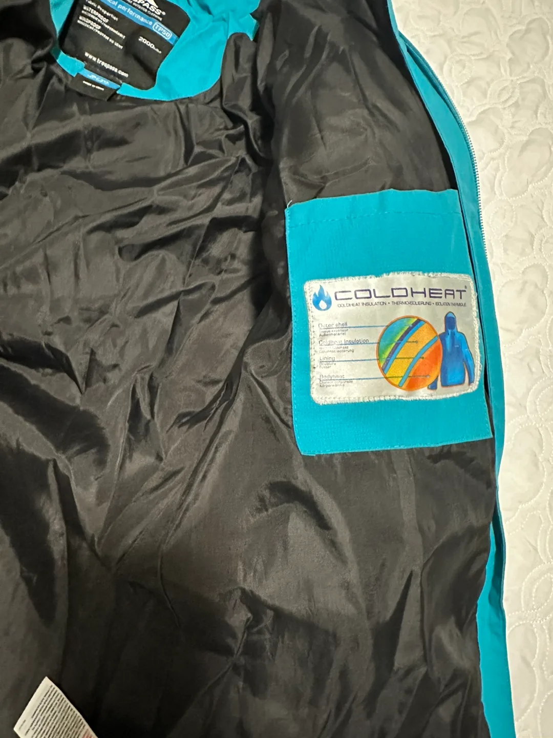 Kids Trespass Winter Jacket Size 9/10 image indicator(3)