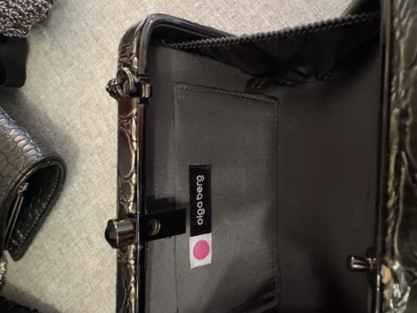 💚🌱 Olga berg designer Crocodile Pattern Clutch image indicator(4)