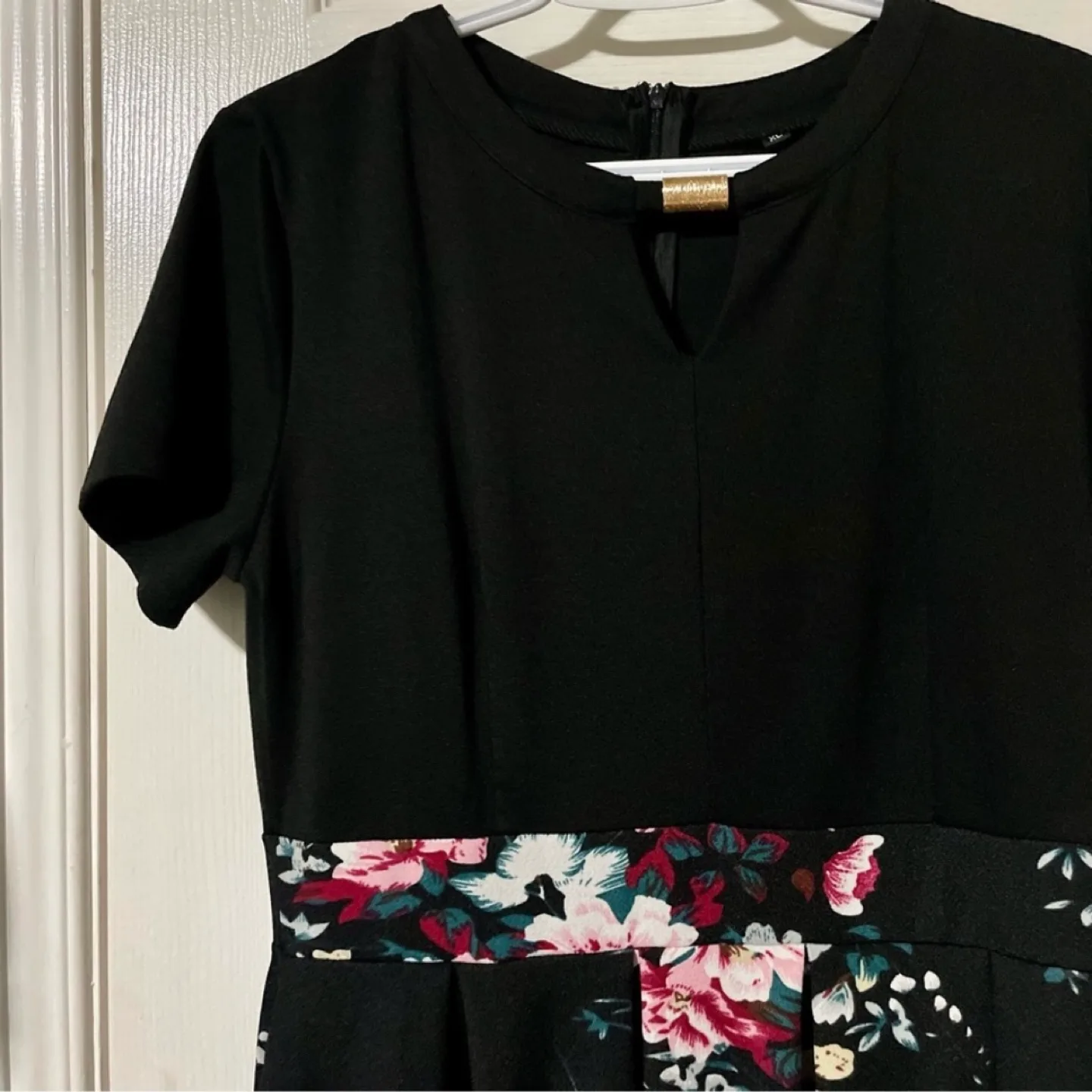 Hot Solid Black Top with Flower Pattern Skirt image indicator(3)