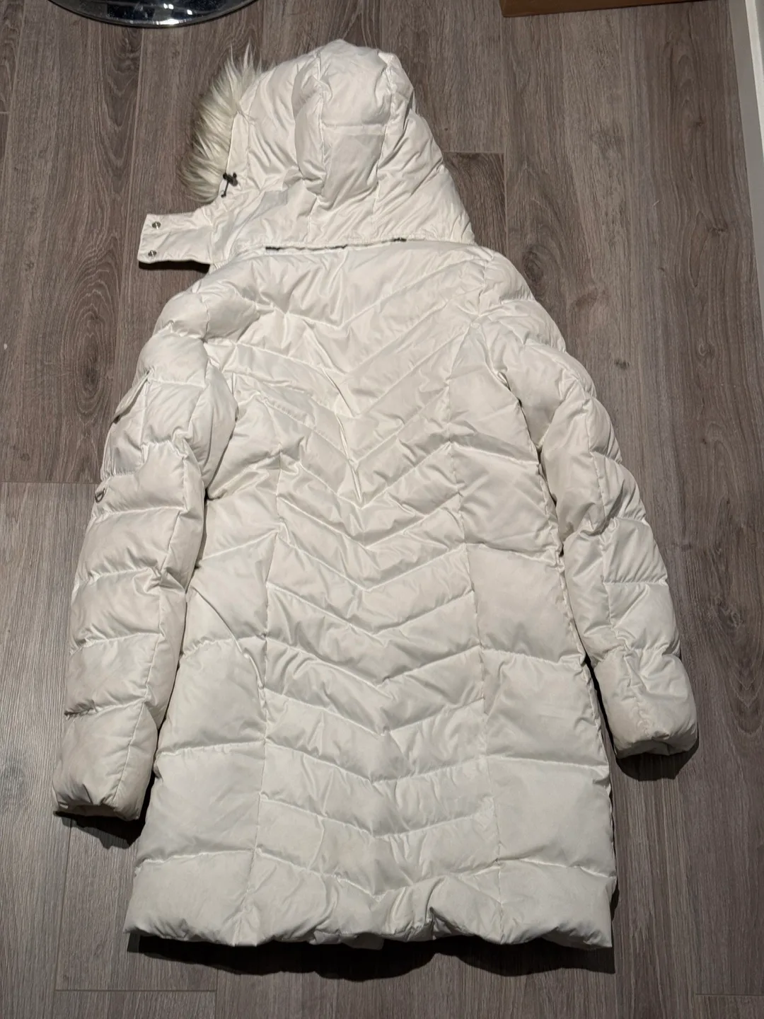 Eddie Bauer Women's White Puffer Jacket Size XS image indicator(3)