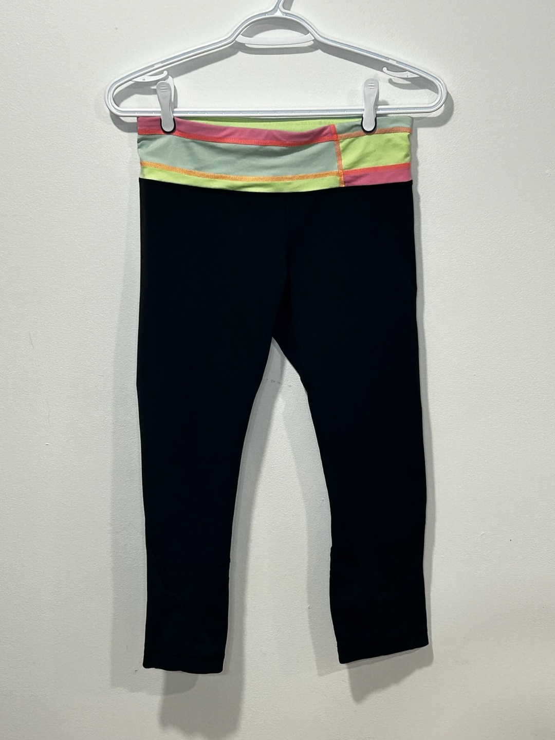 Lululemon Black Cropped Leggings Size 6