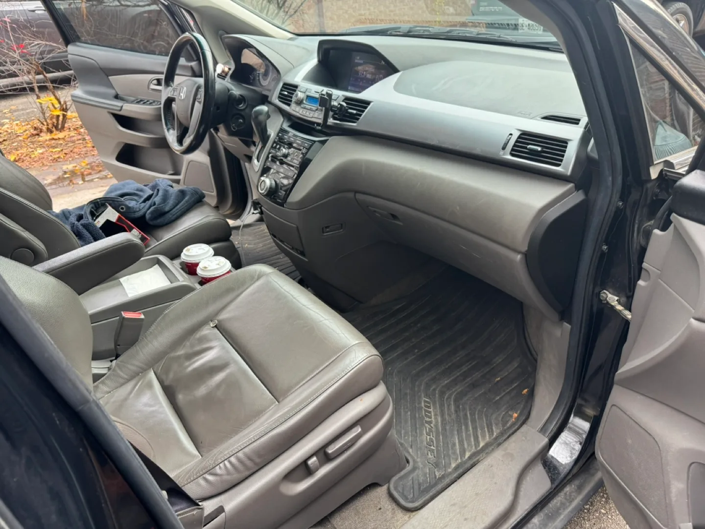 2013 Honda Odyssey Minivan image indicator(4)