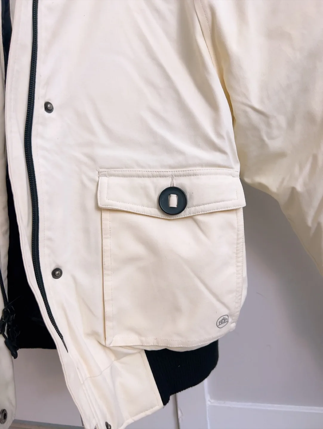 Stormtech Women parka for Winter image indicator(4)