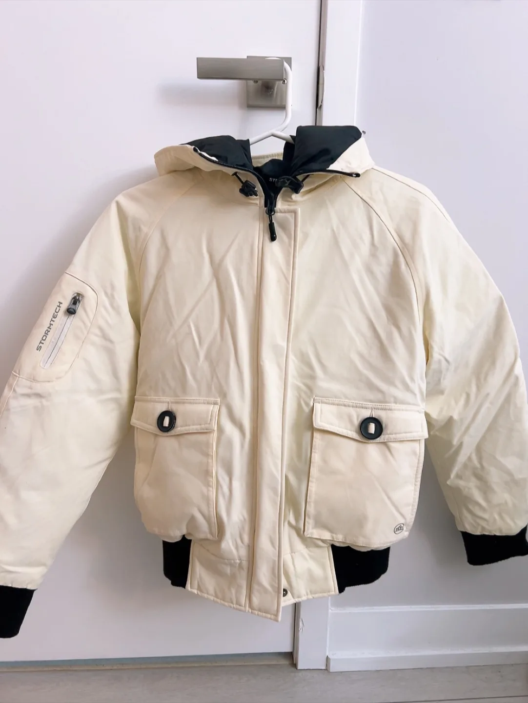 Stormtech Women parka for Winter image indicator(2)